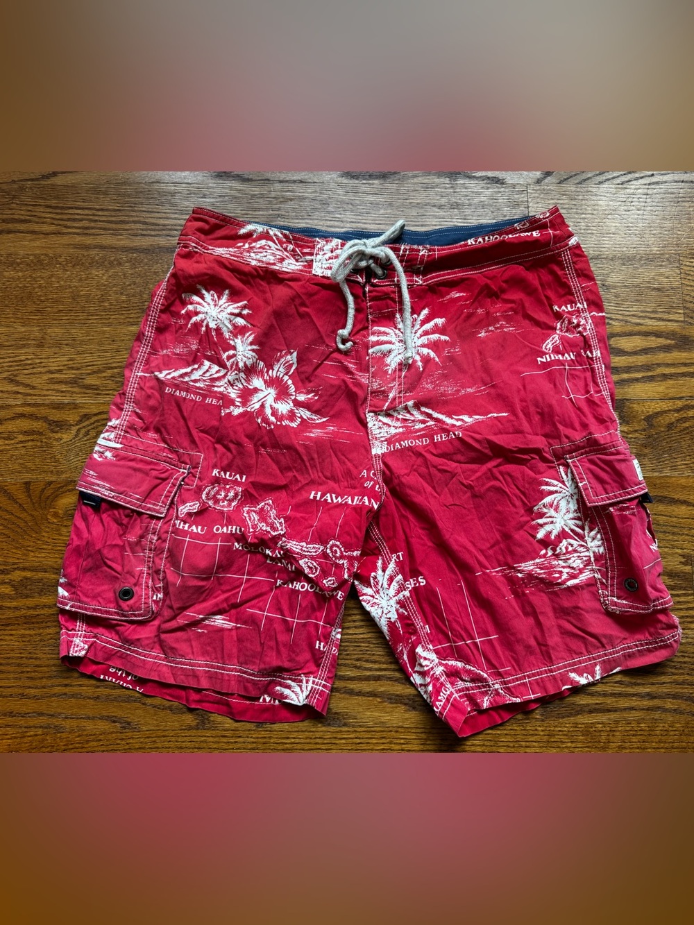 J.Crew Men’s Hawaiian Islands Cargo Board Shorts Red Swim Trunks Size 33